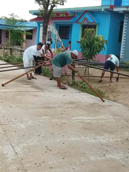 ठोरी उजालो अभियान अन्तर्गत सडक बति जडान 
