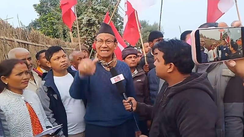 मतदाता रिझाउन सुरेन्द्र चौधरीको झुटा आश्वासन