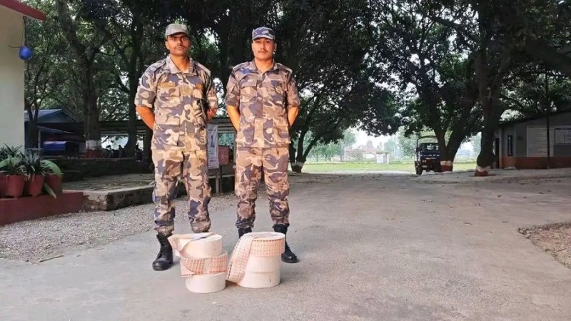 रौतहटबाट १ करोड ५ लाखभन्दा बढी मूल्यका अवैध अन्तःशुल्क स्टिकर बरामद