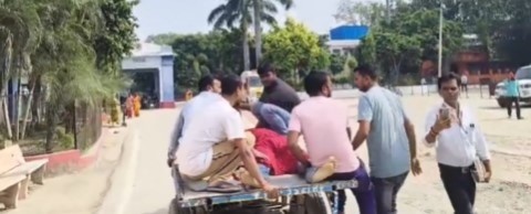 दुर्घटनामा ज्यान गुमाएका युवकको शव ठेलामा पठाएपछि…