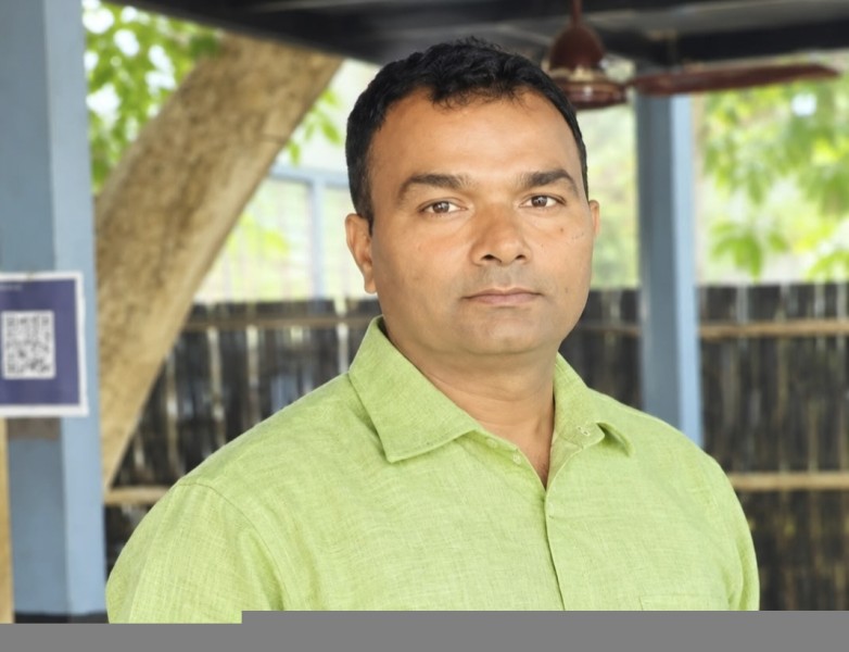 सुनसरीका ट्राफिक प्रहरी वरिष्ठ नायब निरीक्षक रञ्जनकुमार सिंह ‘महिनाको उत्कृष्ट ट्राफिक प्रहरी’ घोषित