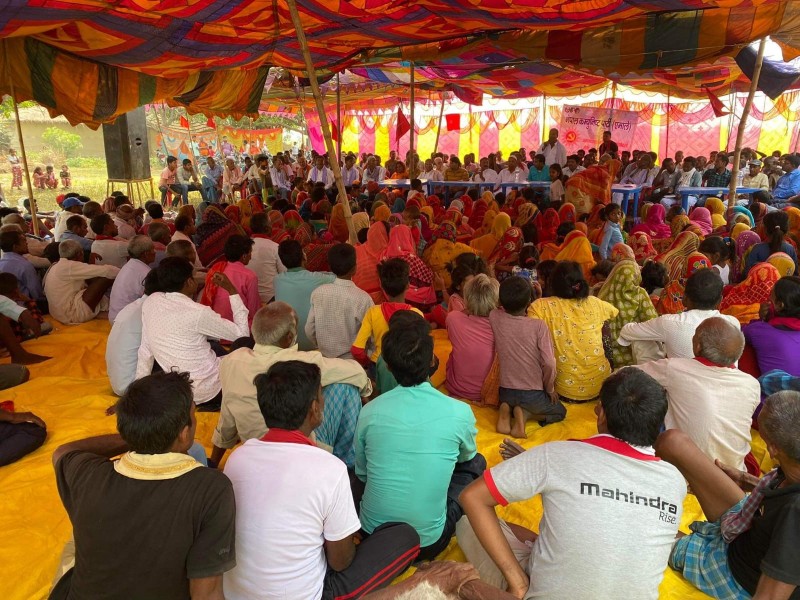 जगरनाथपुर गाँउपालिकमा बिभिन्न पार्टी परित्याग गरी ५०० जना एमालेमा प्रवेश ।