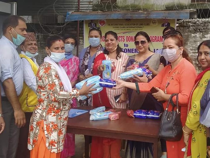 लायन्स क्लबद्वारा वीरगञ्ज कारागारका कैदी बन्दीहरूलाई स्वास्थ्यजन्य सामग्री वितरण।