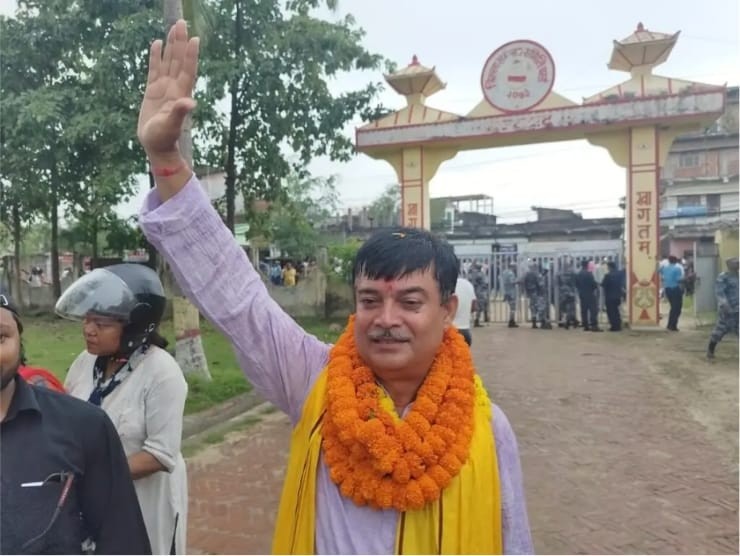 नेपाली काँग्रेस पर्साका पूर्व सभापति द्विवेदीले दिए स्वतन्त्र उम्मेदवारी। 