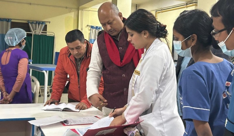 मुख्यमन्त्री सिंहद्वारा थप पाँच अस्पतालको अनुगमन