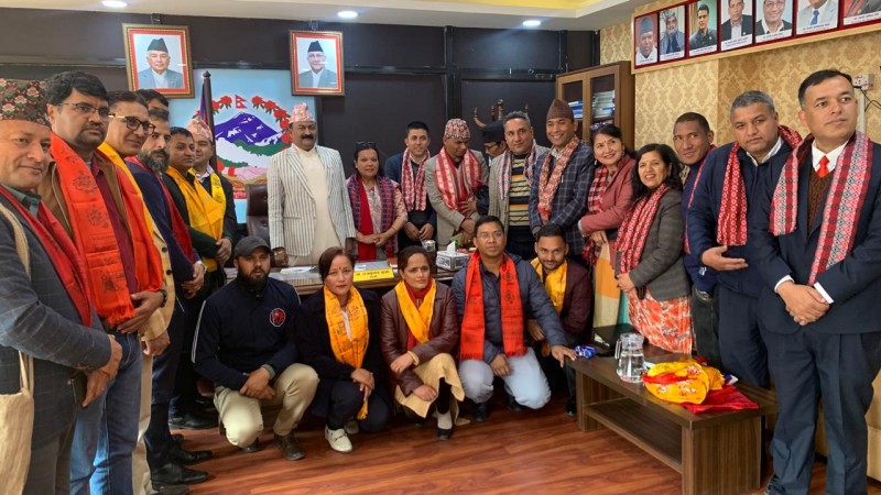 सामान्य प्रशासनमन्त्री गुप्तासँग निजामती कर्मचारी संगठनको भेट, उच्च अदालतको फैसला कार्यान्वयन गरिदिन आग्रह
