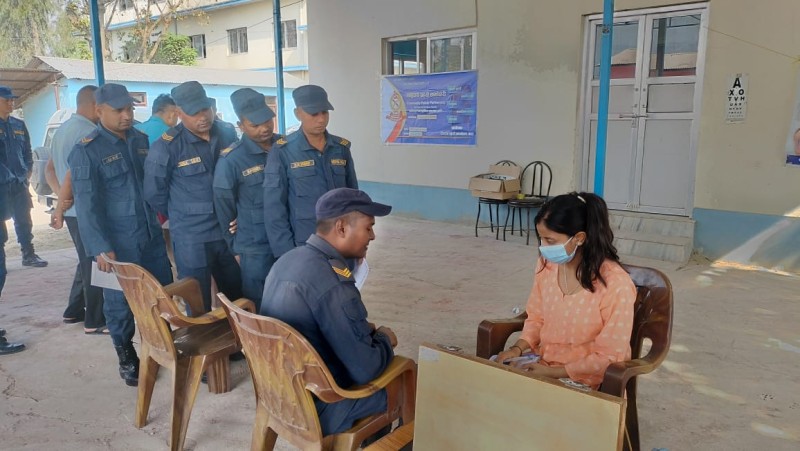किरण आँखा अस्पतालको जिल्ला प्रहरी कार्यालयमा आँखा शिबिर सम्पन्न