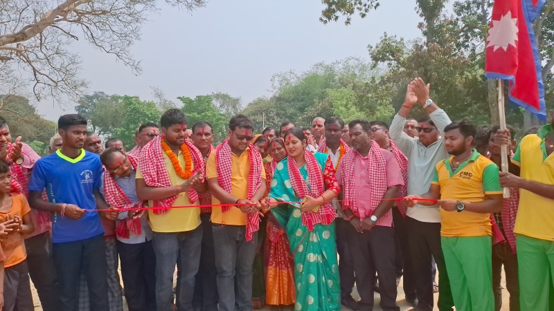 बहुदरमाईमा क्रिकेट प्रतियोगिता सुरु , उपमेयर कुशवाहाले गरिन् उद्घाटन 