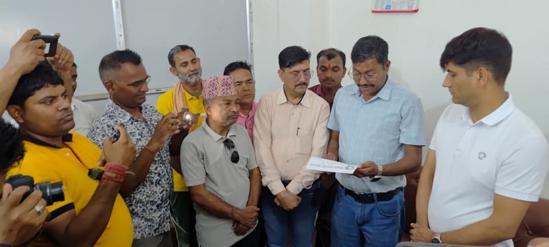 नेपाल पत्रकार महासंघ पर्साद्वारा प्रमुख जिल्ला अधिकारीलाई ज्ञापन 