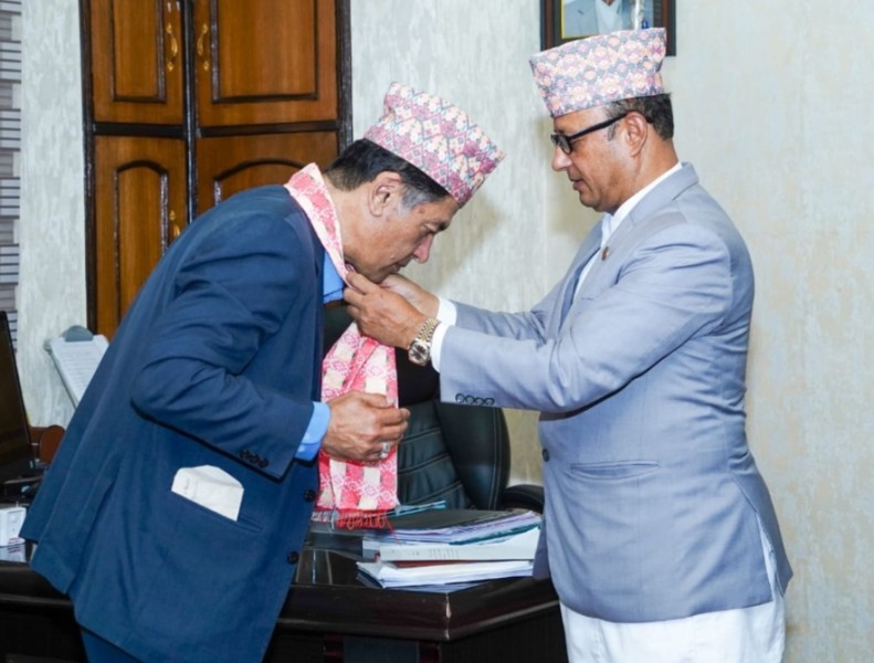 उद्योगीहरूसँग लिनुपर्ने बक्यौता तत्काल असुल गर्न शाक्यलाई मन्त्री खड्काको निर्देशन