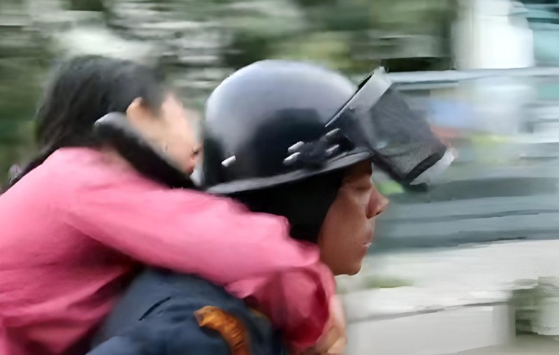 शिक्षक आन्दोलनमा घाइते पत्रकार कार्कीको आँखामा गम्भीर चोट, प्रहरीले बोकेरै पुर्‍यायो अस्पताल