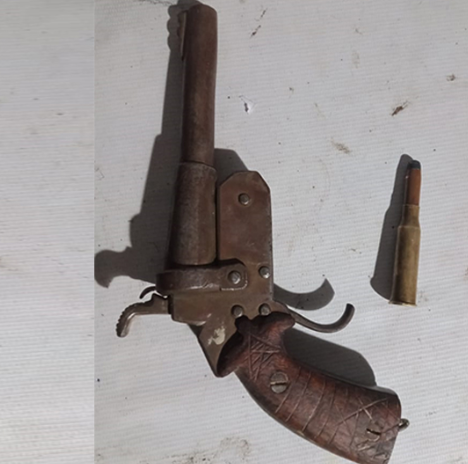 नलकटुवा पेस्तोलसहित सिराहाबाट तीन भारतीय पक्राउ