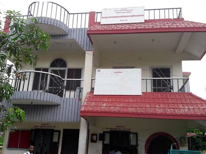 विरगंज यातायात कार्यालयमा दशैं लाग्यो, लाइसेन्स खुल्यो, दलालहरु मालामाल।