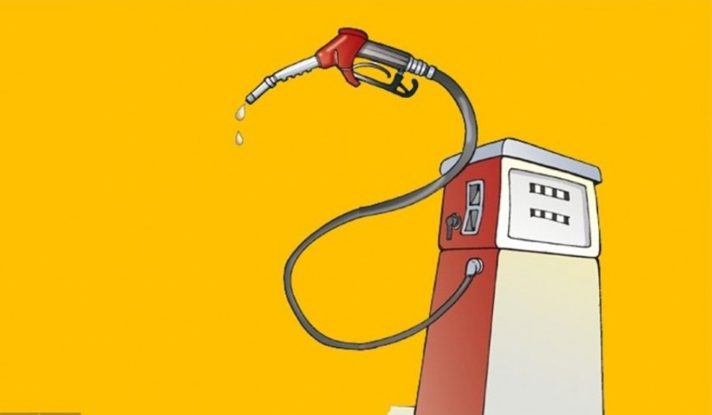 पेट्रोल र डिजेलको मूल्य बढ्यो, ग्यास प्रतिसिलिण्डर १३० रुपैयाँ घट्यो