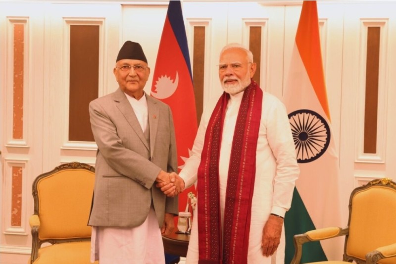 प्रधानमन्त्री ओली र भारतीय समकक्षी मोदीबीच बैंककमा भेटवार्ता