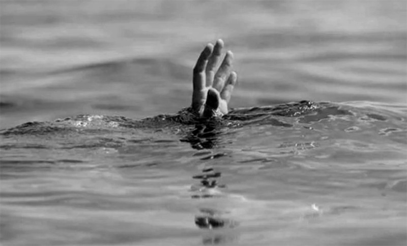 ठोरीको खोलामा डोजरले खनेको खाल्डोमा डुबेर एकै घरका दुई बालकको मृत्यु