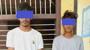 पेस्तोल र गोलीसहित दुई भारतीय युवक पक्राउ