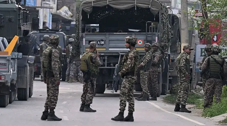 भारत–पाकिस्तान लडाइमा ४४ जनाको मृत्यु