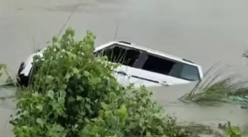 भारतमा तीर्थयात्री बोकेको जिप दुर्घटना, ११ जनाको मृत्यु, ४ घाइते