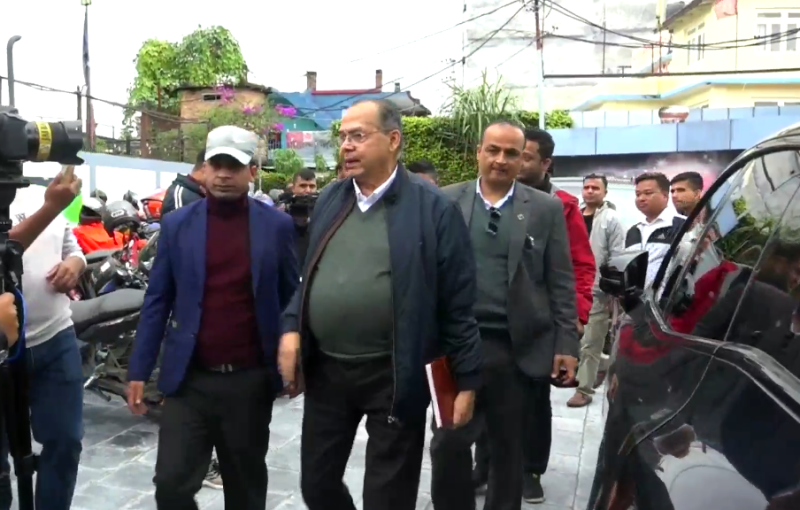 एमालेमा फर्कन कुनै आपत्ति छैन, ढोका राम्रोसँग खोल्नुपर्छ : झलनाथ खनाल