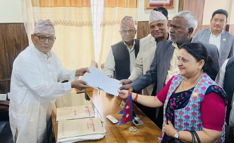 ४४ सांसदको हस्ताक्षरसहित लुम्बिनी सरकार गठनका लागि महराको दाबी