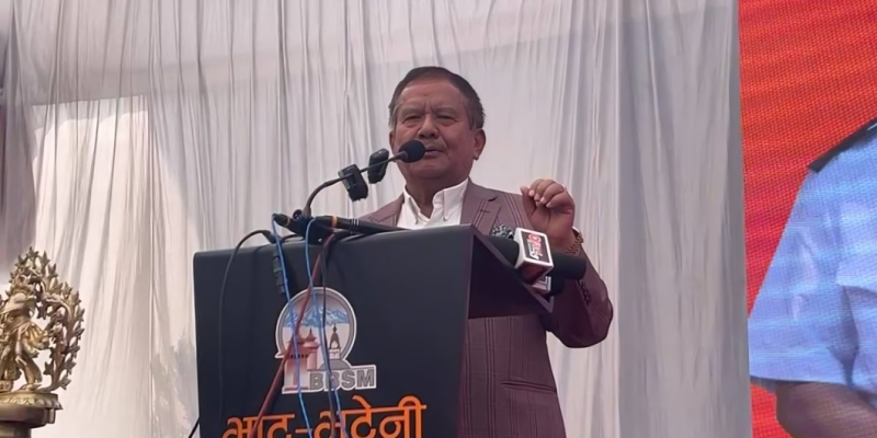 राजावादी आन्दोलनमा मारिएका दुई जनाको परिवारलाई मीनबहादुर गुरुङको आर्थिक सहयोग