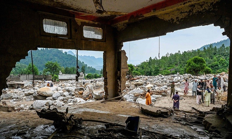 पाकिस्तानमा बाढीका कारण ज्यान गुमाउनेको सङ्ख्या कम्तिमा ३ सय ३७ पुग्यो
