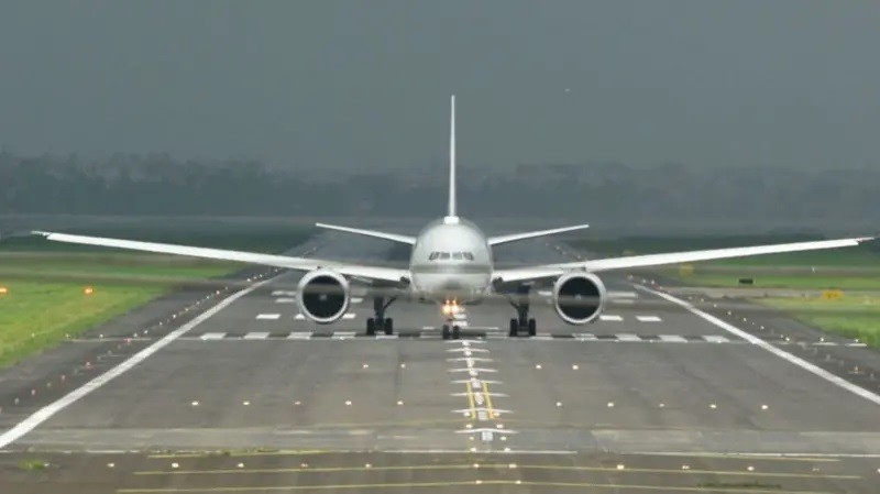 पाकिस्तानसँगको तनावका कारण बन्द गरेका ३२ वटै विमानस्थल भारतले खुला गर्‍याे