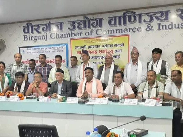 गण्डकी प्रदेशका पर्यटन मन्त्रीको नेतृत्वमा आएका टोलीले वीउवासङ्घसँग भेटघाट ।