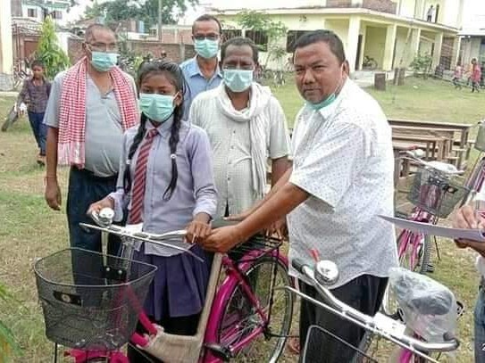 बेटी पढाउ बेटी बचाउ अभियान अन्तर्गत श्री जनता माध्यमिक बिद्यालयमा साइकल बितरण।