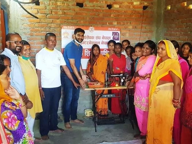हिन्दु स्वंयसेवक संघ नेपालले हिन्दु महिलालाई आत्मनिर्भर बनाउँन निशुल्क तीन महिने सिलाई कटाई तालिम शुरु ।