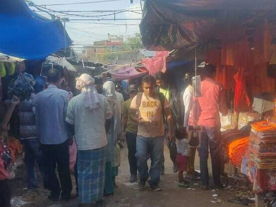 बारामा निषेधाज्ञा खुकुलो भएसँगै स्वास्थ्य मापदण्डविपरीतका गतिविधि बढदै।