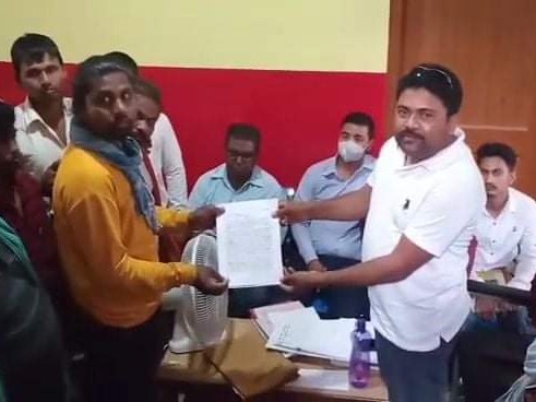 दलित अधिकारको लागि दलित समुदायद्धारा गाउँपालिकामा ज्ञापन -पत्र। 