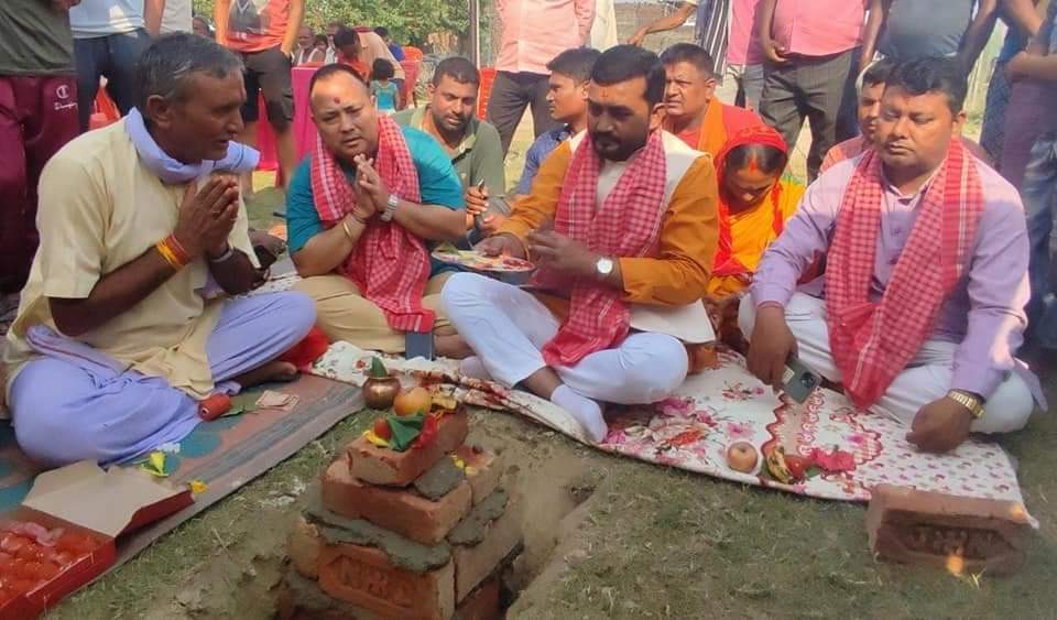 नगवामा कृषि बजारकाे निर्माण कार्य सुरु, सांसद यादवले गरे शिलान्यास 