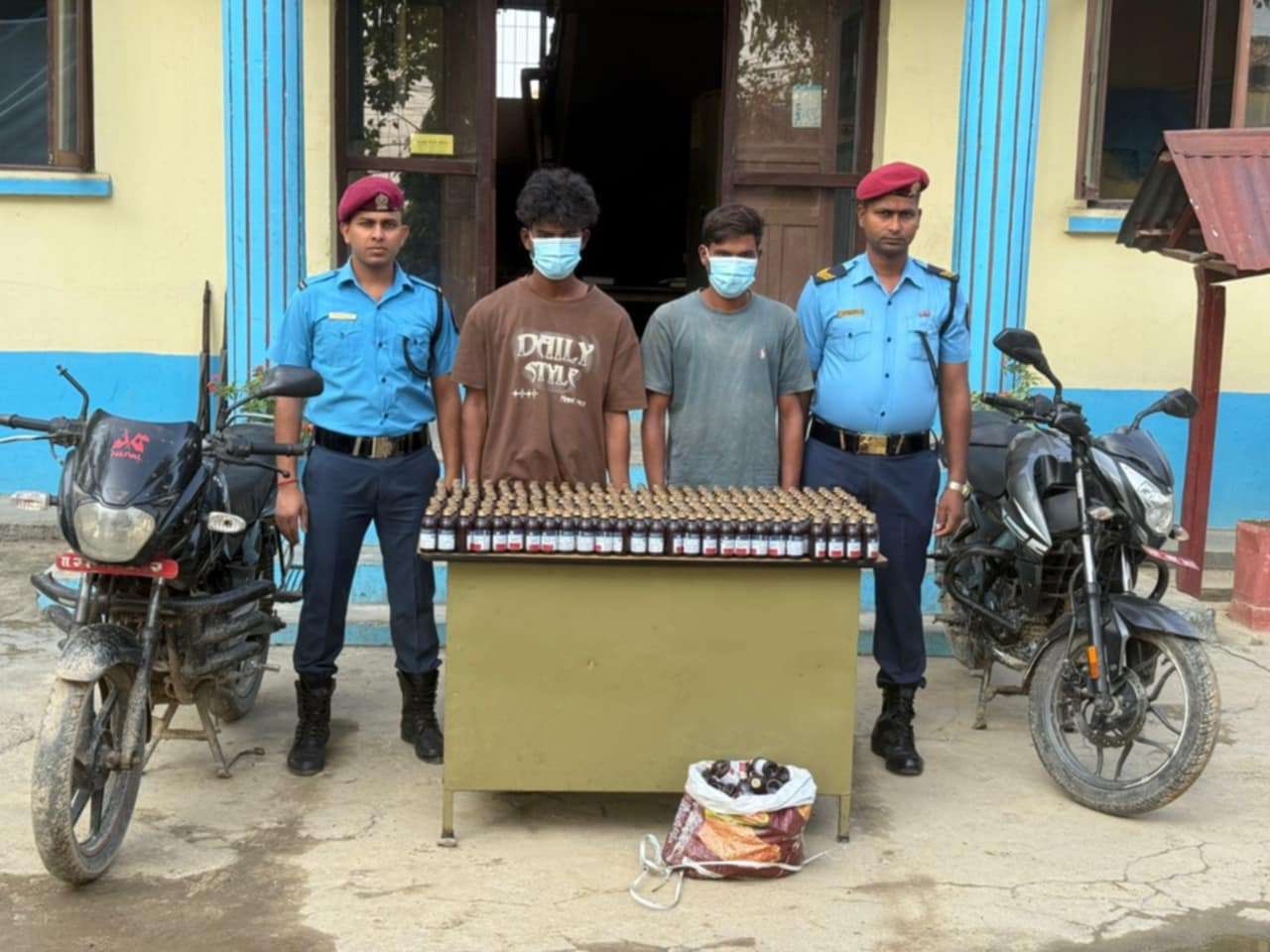 लागुऔषधसहित दुई युवक पक्राउ