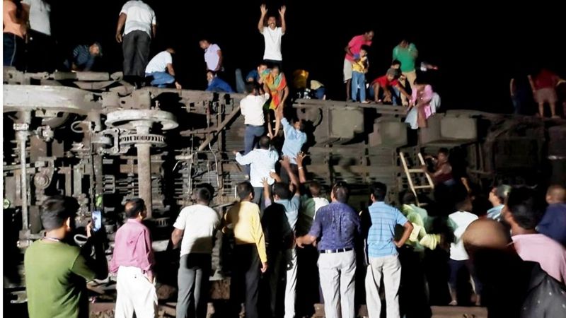 भारतको ओडिशामा रेल दुर्घटना हुँदा २३३ जनाको मृत्यु